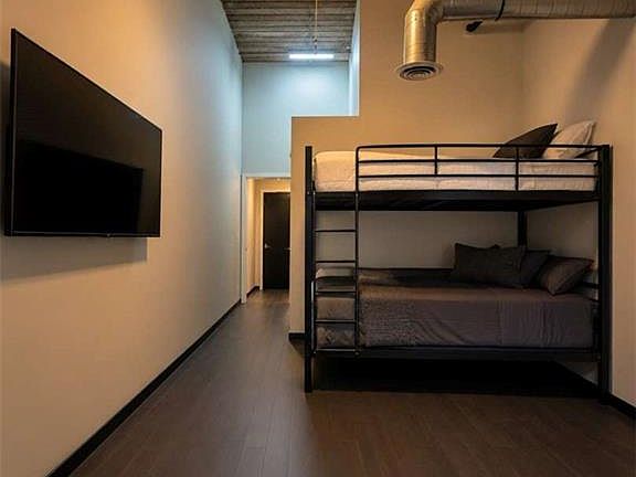 4th image of 326 Nelson St SW Unit 301