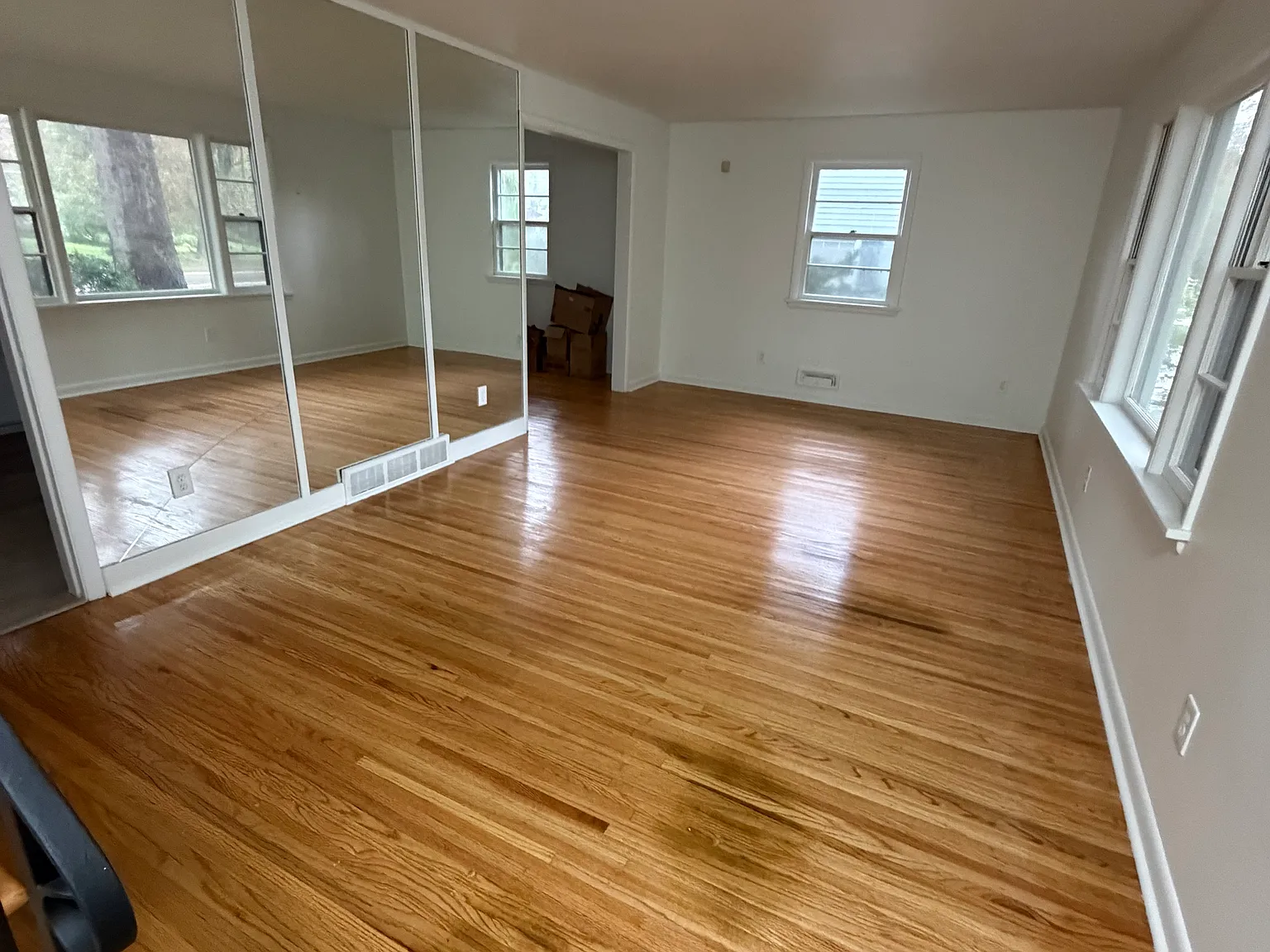 4 bed, 1.5 bath, 1450 sqft, $3,300 — Photo 3