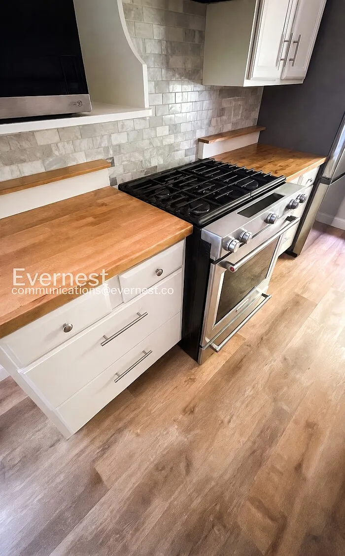 3 bed, 1.5 bath, 1778 sqft, $2,300 — Photo 3