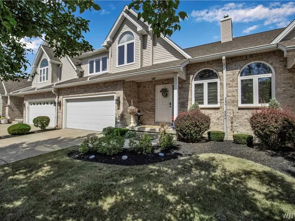 335 White Oak Ln, Grand Island, NY 14072