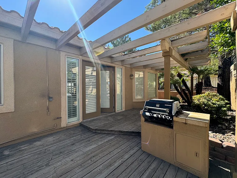 1625 Hidden Spring Dr — Photo 18