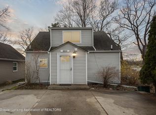 15454 Park Lake Rd, East Lansing, MI 48823