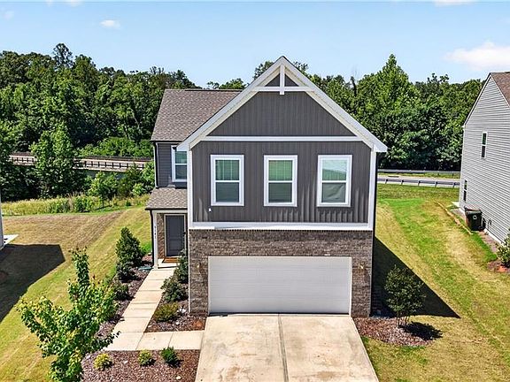 3rd image of 5141 Reedy Creek Farm Cir