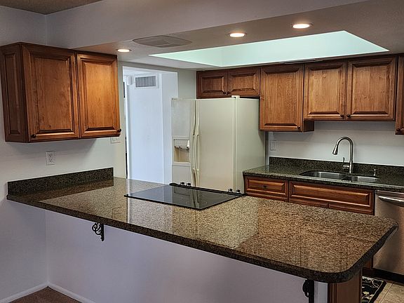 4th image of 7941 E Moreland St