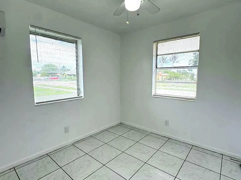 2451 NW 13th Ct — Photo 14