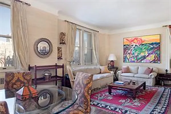 Sold by Douglas Elliman | media 21