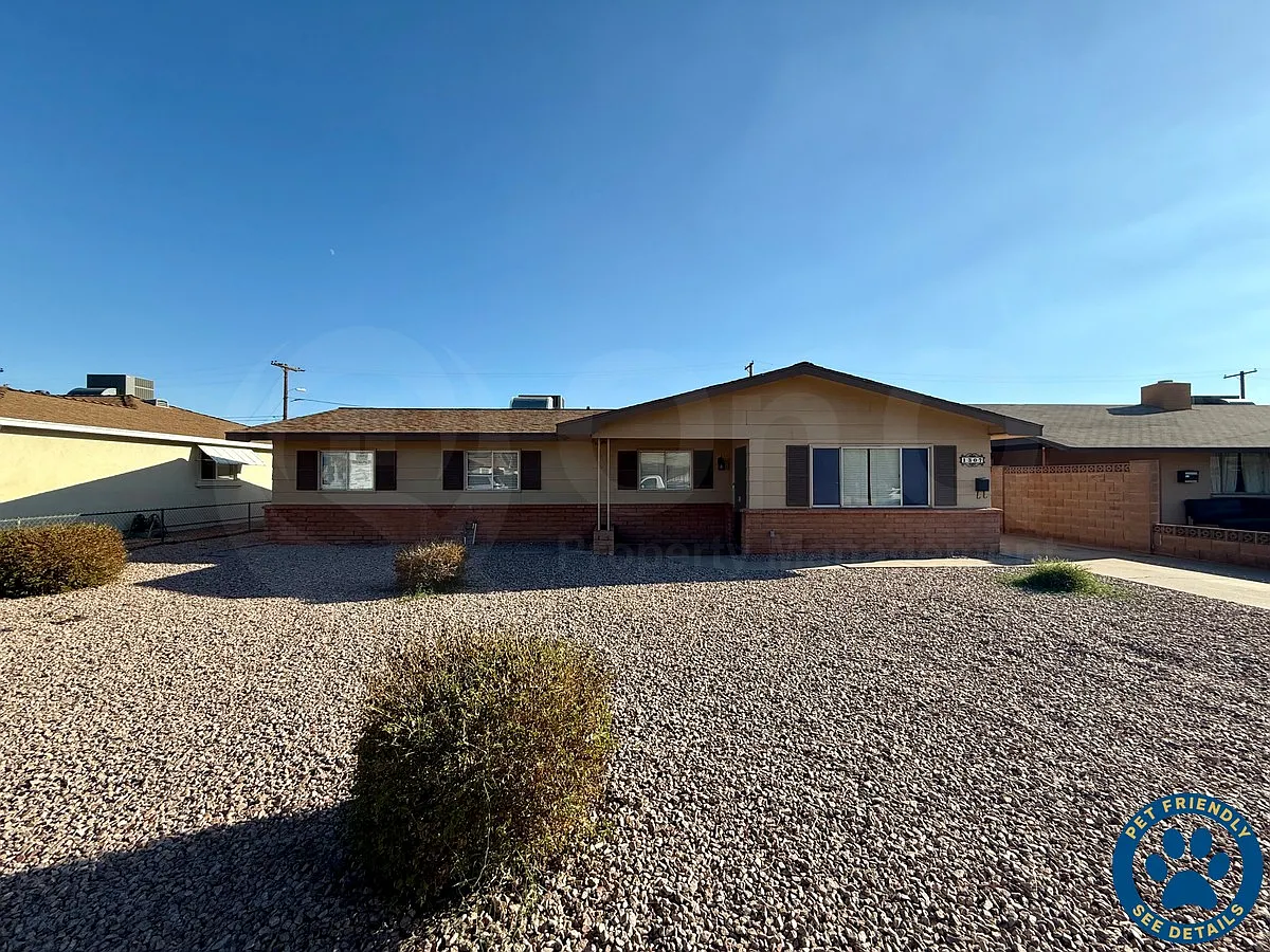 4 bed, 2.0 bath, 1396 sqft, $2,149 — Photo 1