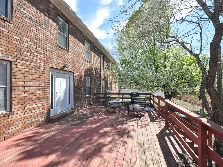 620 Oak Park Blvd #106 — Photo 49