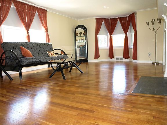 Living Room , Bay window , Oak flooring.