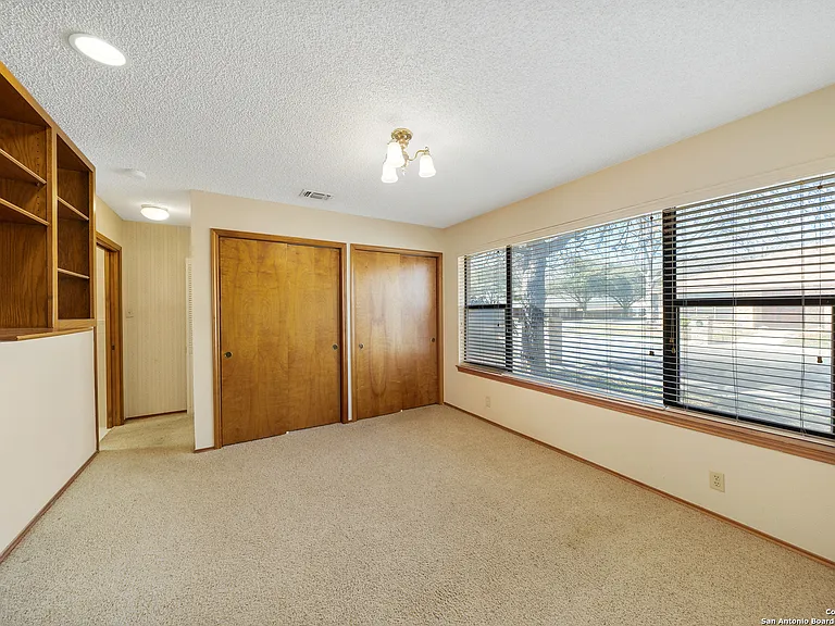 1504 Circle Oak Dr — Photo 30