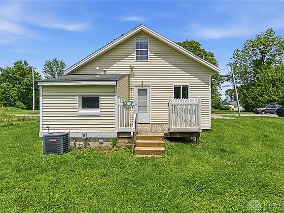 3rd image of 300 Doan St