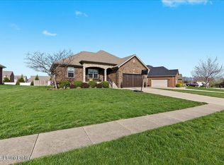 1105 Deer Fields Trce, La Grange, KY 40031