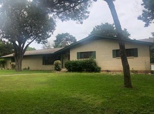 401 Wooded Crest Dr, Woodway, TX 76712