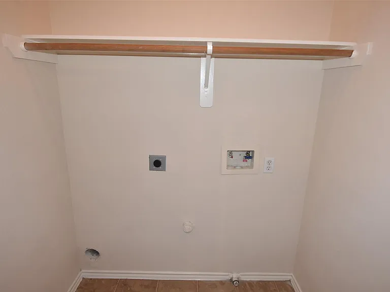 16807 Mammoth Springs Dr — Photo 22