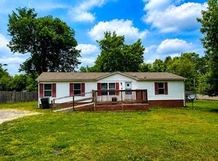 113 A G Myatt Dr, Dickson, TN 37055