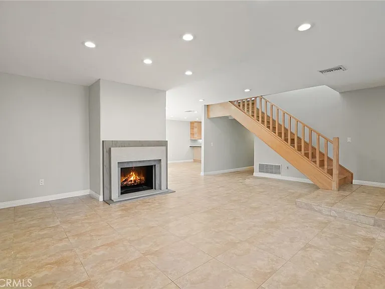 6215 Hesperia Ave — Photo 5