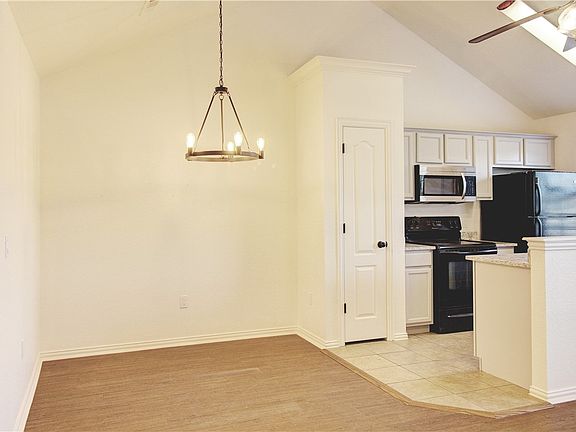 4th image of 771 W Sandy Beach Ln