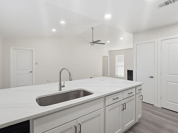 5th image of 920 Carom Way