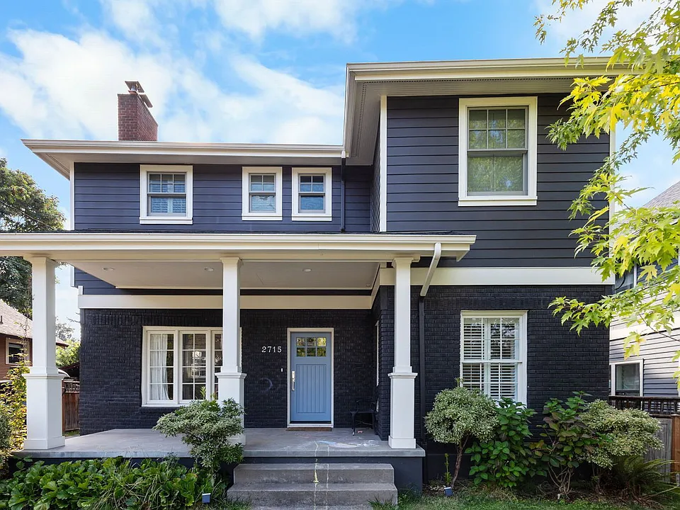2715 NE 35th Ave