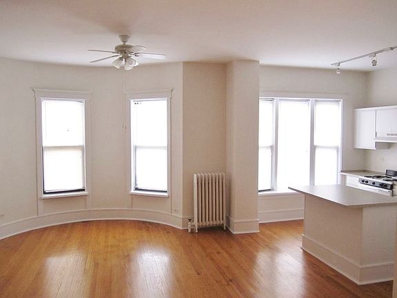 2nd image of 5700 N Winthrop Ave APT 9