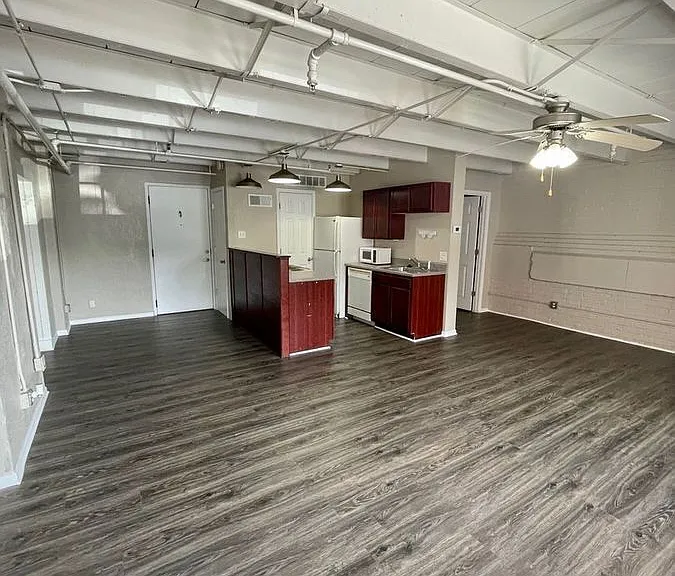 826 S 14th St #205 — Photo 3