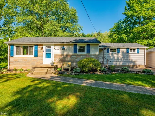 1205 Bison St NW, Massillon, OH 44647