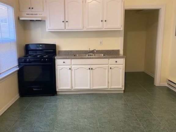 2nd image of 1018 W 57th St APT 02