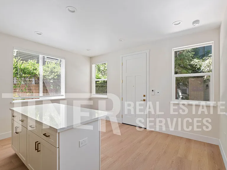 1314 Q St #4 — Photo 6