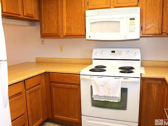 4th image of 3174 N Truckee Ln