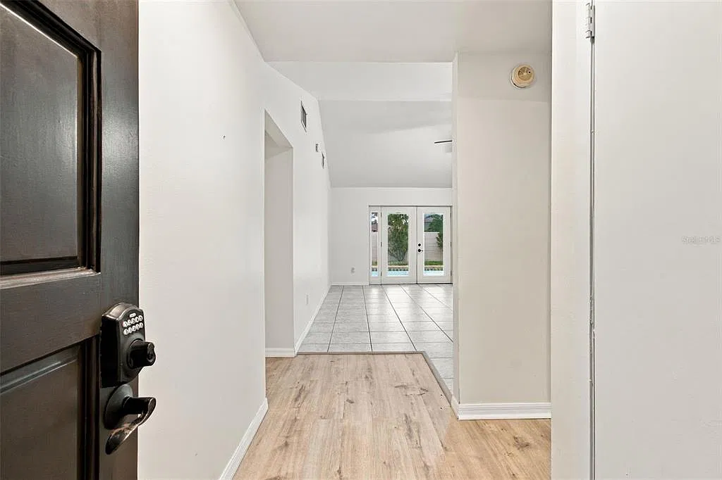 3 bed, 2.0 bath, 1481 sqft, $2,700 — Photo 4