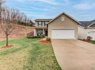 911 Meramec Grove Ct, Ballwin, MO 63021