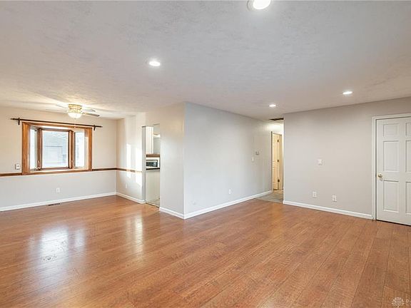 3rd image of 7719 Graceland St