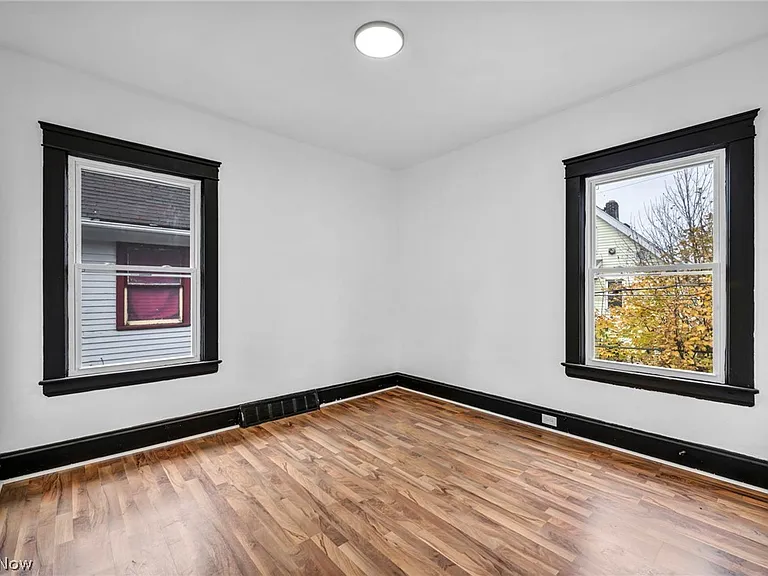 12001 Oakview Ave #UP — Photo 15