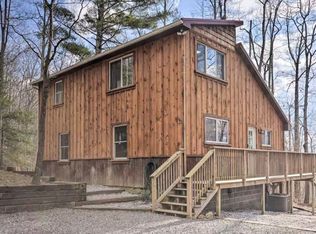 143 Red Huckleberry Ln, Hendersonville, NC 28792