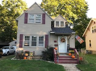 719 Portage Ave, Three Rivers, MI 49093