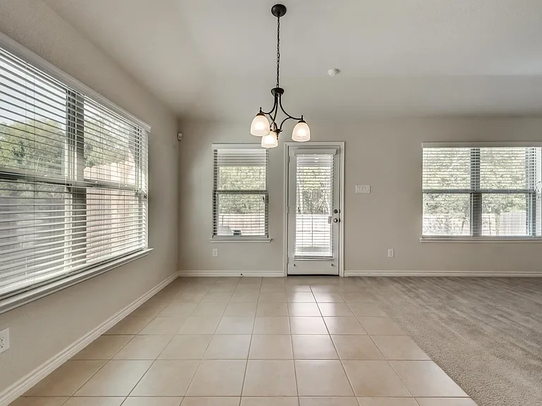 1900 Abby Creek Dr — Photo 7