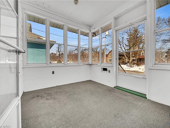 3rd image of 141 Samuel St