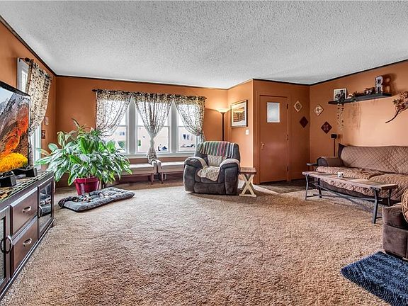 3rd image of 124 Barnsdale Ave