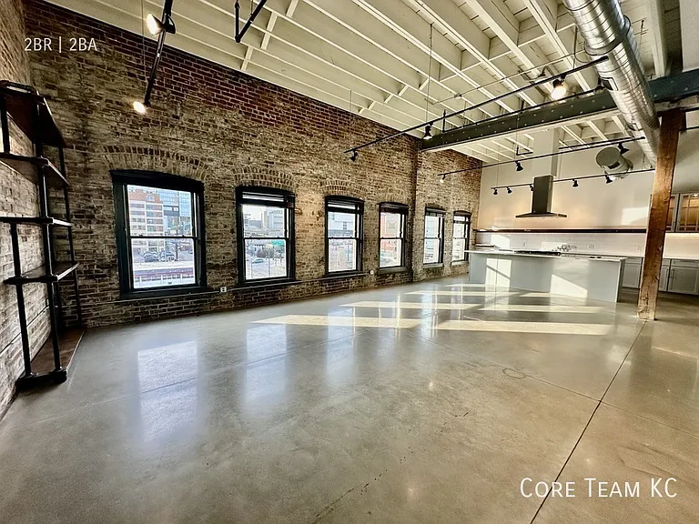 1513 Walnut St #502 — Photo 6