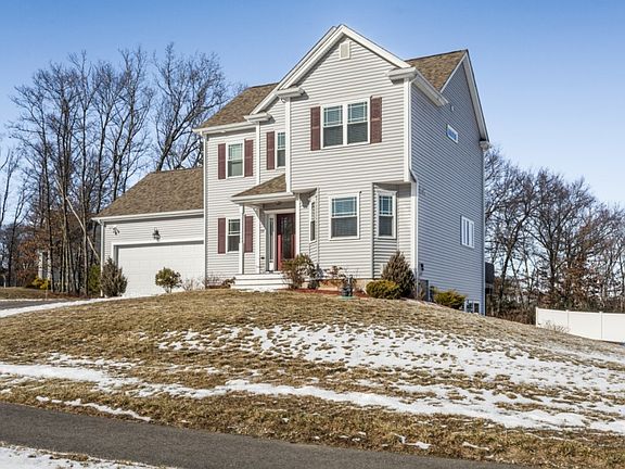 2nd image of 39 Glenside Dr