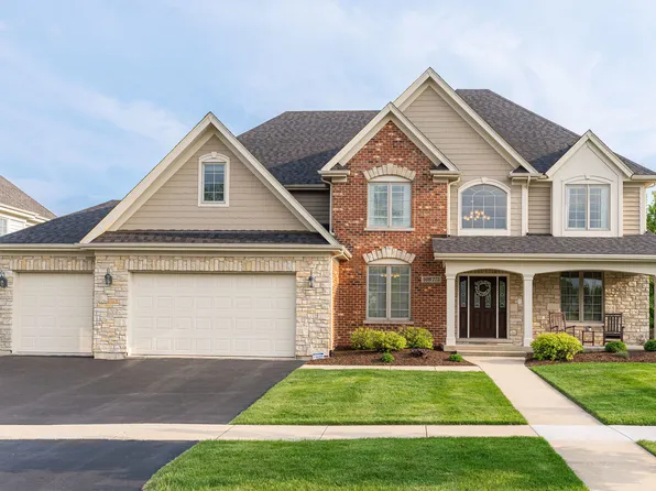 40W775 Ellis Johnson Ln, St Charles, IL 60175