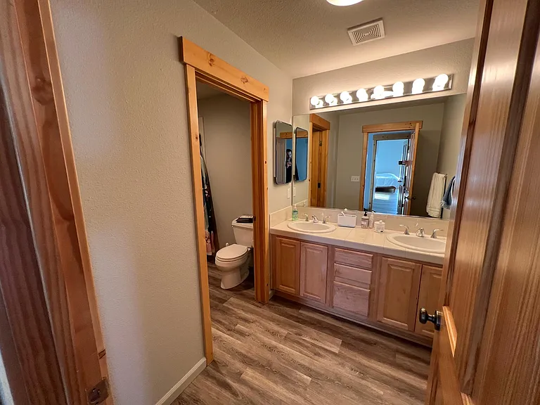 10075 Nicolas Dr — Photo 16