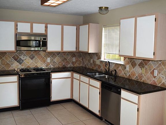 4th image of 1710 Oak Meadow Dr