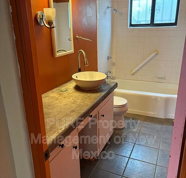 536 Arizona St SE — Photo 17