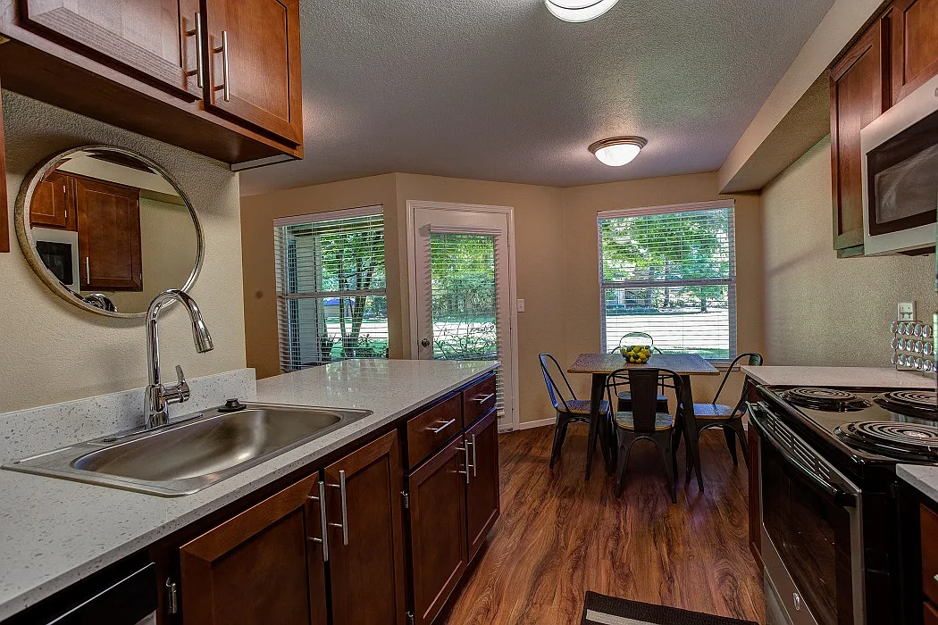 Commons at Creekside Apartments — Photo 4