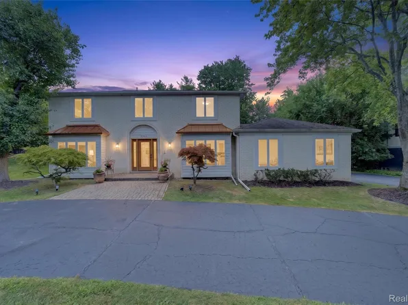 5369 W Bloomfield Lake Rd, West Bloomfield, MI 48323