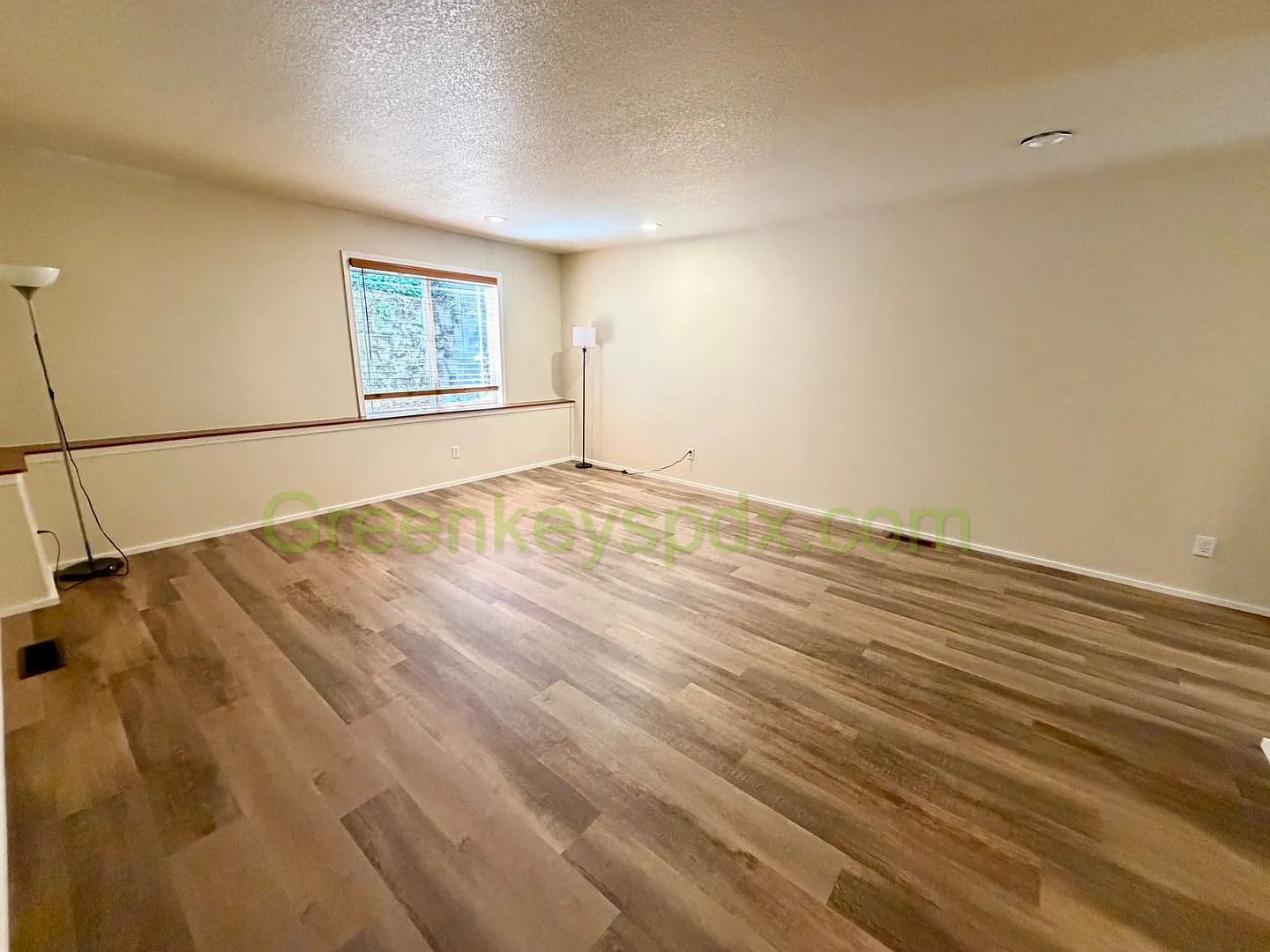 3-bedroom 2-bath Townhouse Near McMenamins Edgefield — Photo 4