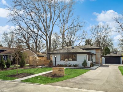 1234 Sherwood Rd, Glenview, IL, 60025