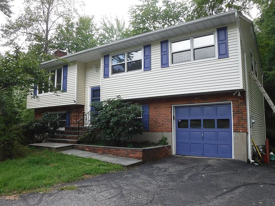 1st image of 22 Eric Dr
