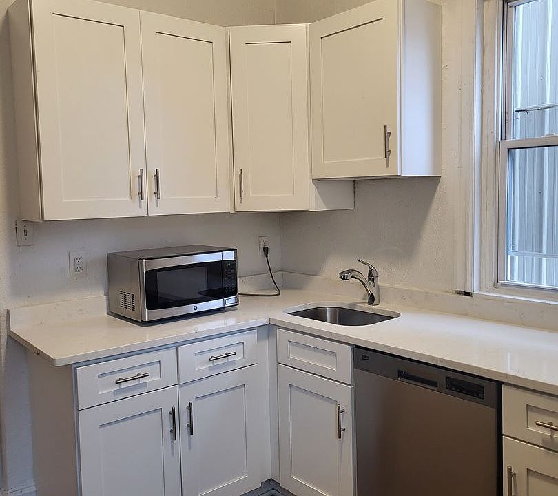1st image of 356 Ophelia St